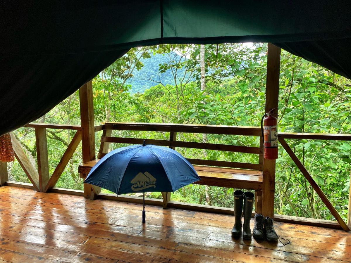 Tami Lodge Providencia Exterior photo